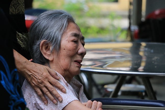 Nhung nghe si ky cuu nen nuoc mat dua tien NSUT Ngoc Huong