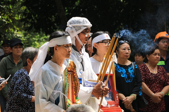 Nhung nghe si ky cuu nen nuoc mat dua tien NSUT Ngoc Huong