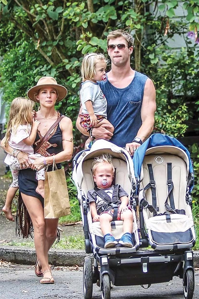 Chris Hemsworth - Elsa Pataky: Chuyen tinh dep cua chi va em