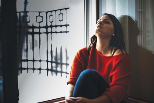 Chồng trong ti vi...