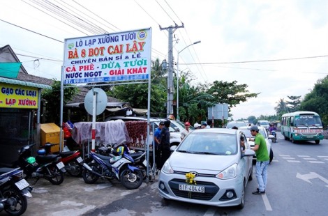 Công an mời chủ quán Bà 8 BOT Cai Lậy làm việc vì nhận 10 triệu đồng của người lạ