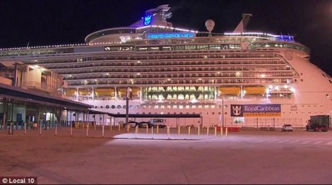 Kinh hoàng du lịch Giáng sinh: 300 hành khách tàu biển bị virus đường ruột hành hạ