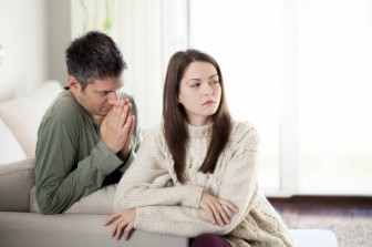'Giận thì giận vẫn phải ngủ chung giường'