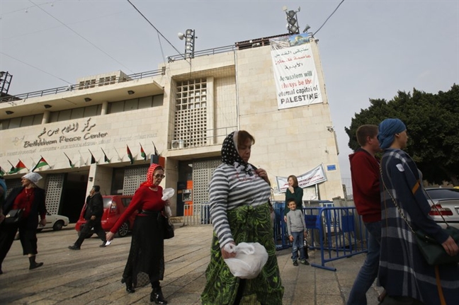 Giang sinh tai que huong Chua am dam sau tuyen bo cua Trump ve Jerusalem