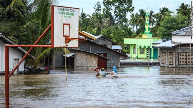 Bao Tembin can quet, de lai canh tuong hoang tan o Philippines