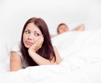 Phát hoảng vì chồng đề nghị rủ thêm người thứ 3 lên giường