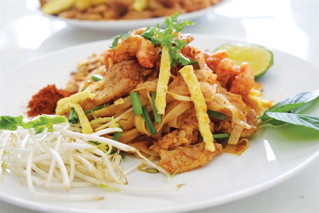 Vao bep bien tau dau hu va lam mon Pad Thai