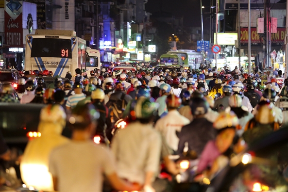 Nguoi dan Sai Gon chen chan di nghi Tet Duong lich sau ngày làm viẹc cuói nam