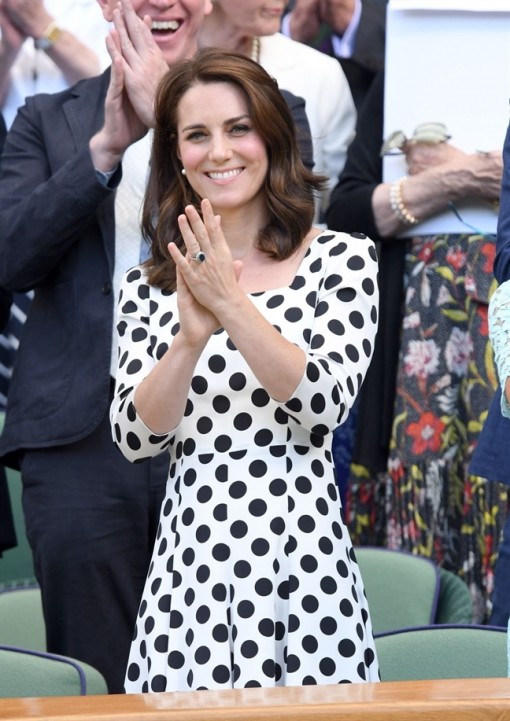Bóc giá loạt trang phục đắt giá của Công nương Kate Middleton 2017