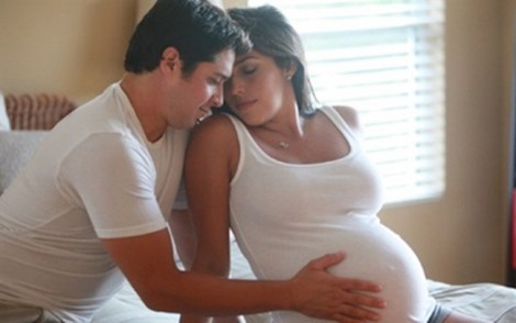 Vợ mang thai, chồng giải quyết cách nào?