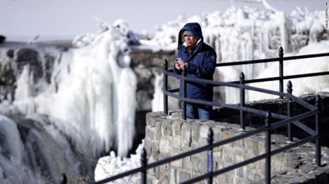 Nước Mỹ chìm trong băng giá, 'lạnh hơn cả tủ lạnh'