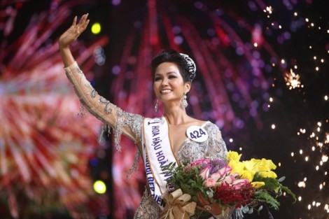 Nhà báo Đào Tuấn xin lỗi tân hoa hậu H'Hen Niê