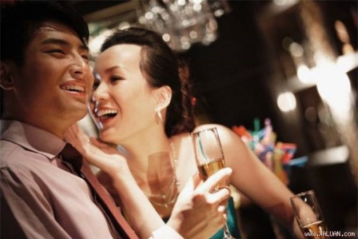 Đàn bà, đau quá thì sẽ buông