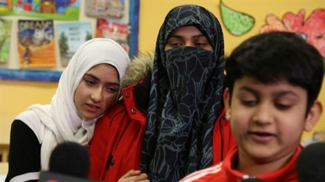 Sự thật về vụ tấn công nữ sinh Hồi giáo mà Thủ tướng Canada lên án