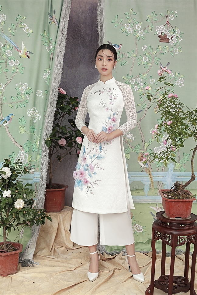 Hoa hau Do My Linh goi y cach chon ao dai cach tan ngay Tet