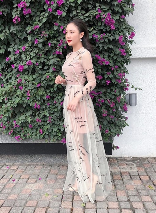 Mỹ nhân Việt người điệu đà, người cá tính trong street style tuần qua