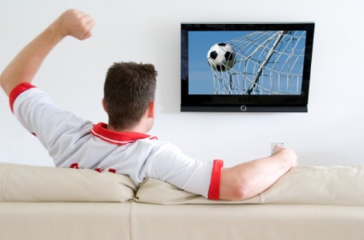 Hết bóng đá rồi, về nhà thôi chồng ơi