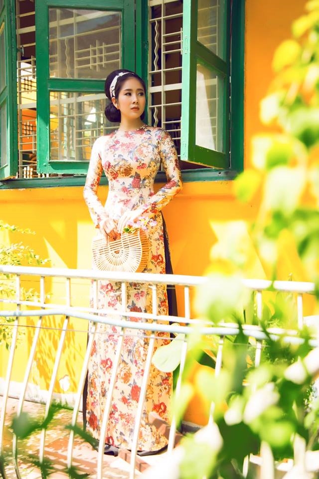 My nhan Viet tich cuc lang xe mau ao dai cach tan Tet 2018