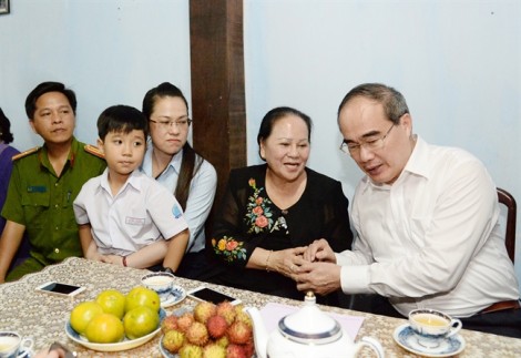 Lãnh đạo TP.HCM thăm các đơn vị, cá nhân tham gia Mậu Thân 1968