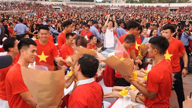 Dieu Arirang vang len tren san Thong Nhat