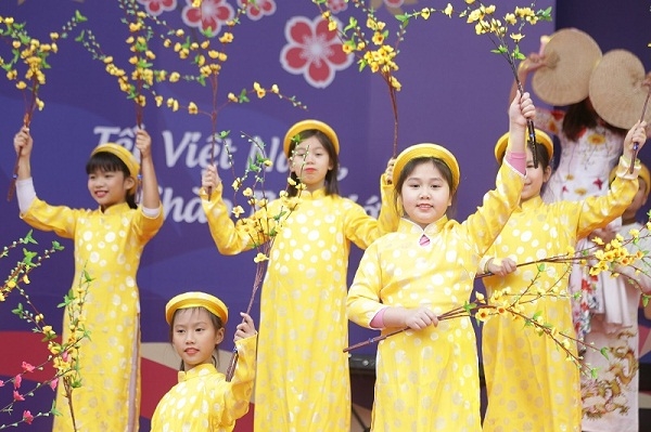 Vun dap tinh yeu tet Viet trong Hoi xuan Vinsers 2018