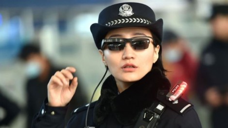 Kính nhận diện khuôn mặt – vũ khí mới của cảnh sát Trung Quốc