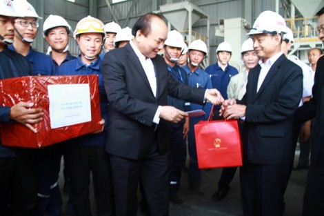 Thủ tướng Nguyễn Xuân Phúc: 'Nghiêm cấm chặt phá, vận chuyển gỗ tại khu vực biên giới'