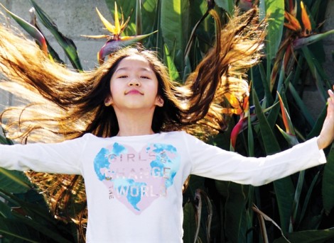 Nói với áo dài nhỏ bên bờ Thái Bình Dương