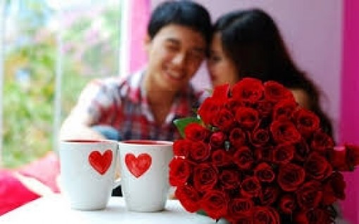 Valentine, tặng hoa thôi và đừng đòi hỏi gì anh nhé