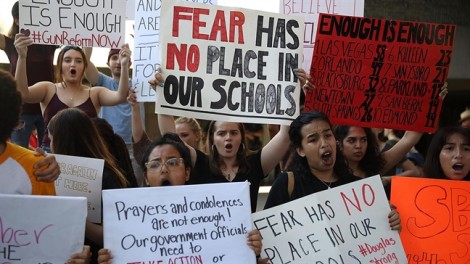 Học sinh cả nước Mỹ tuần hành sau vụ xả súng Florida