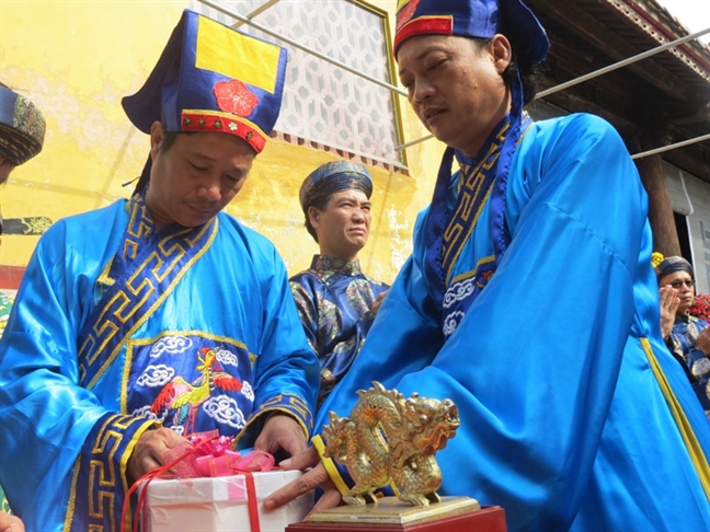 Hoang cung xu Hue ha neu khai an ket thuc nhung ngay nghi tet