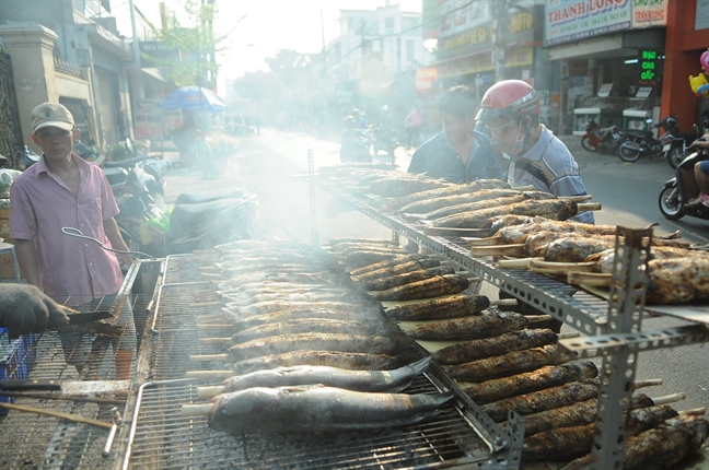 Buon ban nhon nhip le vat cung via Than Tai o Sai Gon