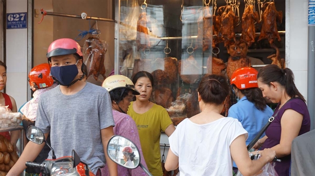 Buon ban nhon nhip le vat cung via Than Tai o Sai Gon