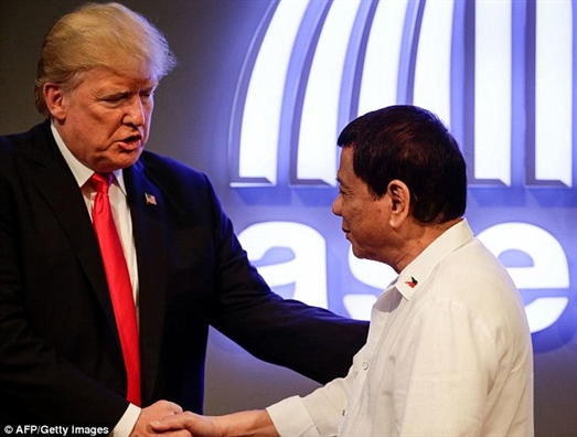 Tong thong Trump muon 'hoc' Philippines chong ma tuy