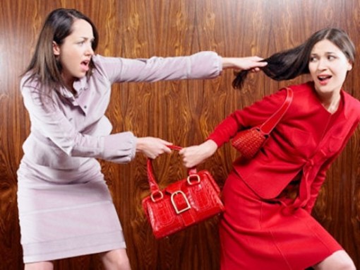 Người thứ ba... khó nhằn