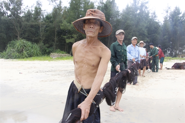 Doc dao lang danh bat ca bang nghe keo luoi rong truyen thong