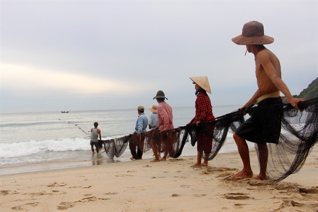 Doc dao lang danh bat ca bang nghe keo luoi rong truyen thong