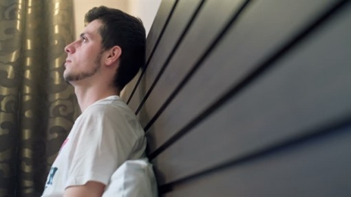 Dù hạnh phúc bên vợ vẫn không thể ngăn lòng thôi say nắng đồng nghiệp trẻ đẹp