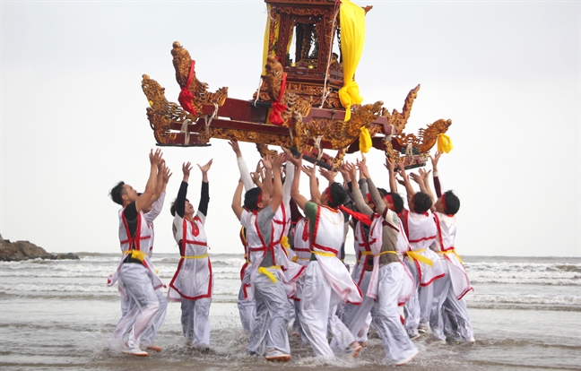 Man ruoc kieu ‘bay’ doc dao o ngoi den thieng nhat xu Nghe