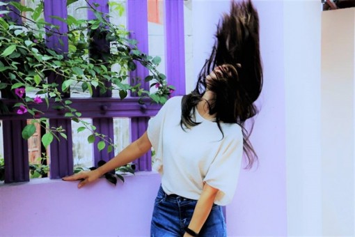 Đặt xuống những bế tắc, oán hờn, người phụ nữ này lột xác thành đóa hoa tỏa sắc hương