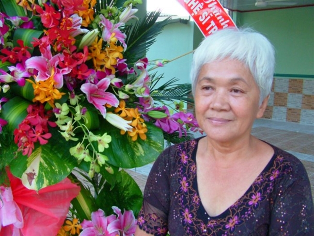 Nghe si cai luong Mong Lanh: Van vuong doi mot cau hat chia ly