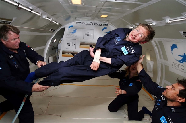 Cuoc doi ruc ro cua giao su Stephen Hawking qua anh