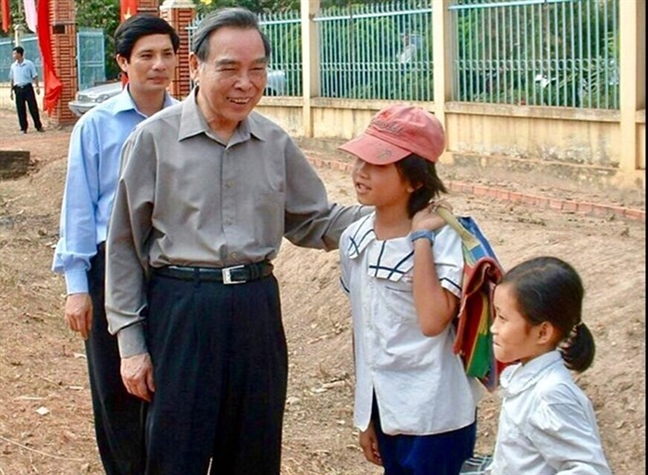 Nguoi dan Cu Chi xuc dong on lai nhung ky niem ve co Thu tuong Phan Van Khai