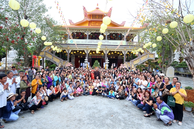 350 nguoi cung Viet Huong hanh huong dau nam