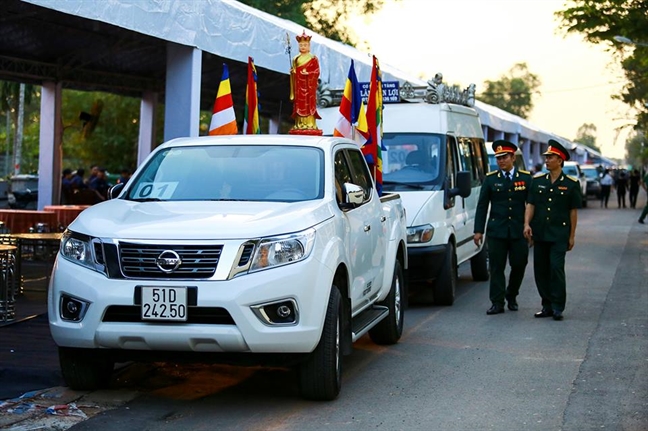 Dua linh cuu co Thu tuong Phan Van Khai ve Hoi truong Thong Nhat