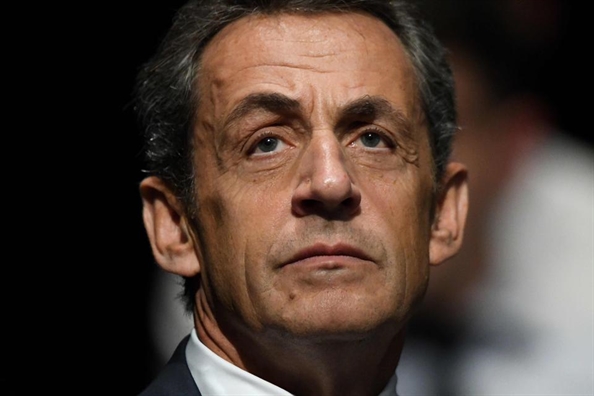 Cuu Tong thong Phap Sarkozy bi bat vi nhan tai tro tranh cu tu Libya