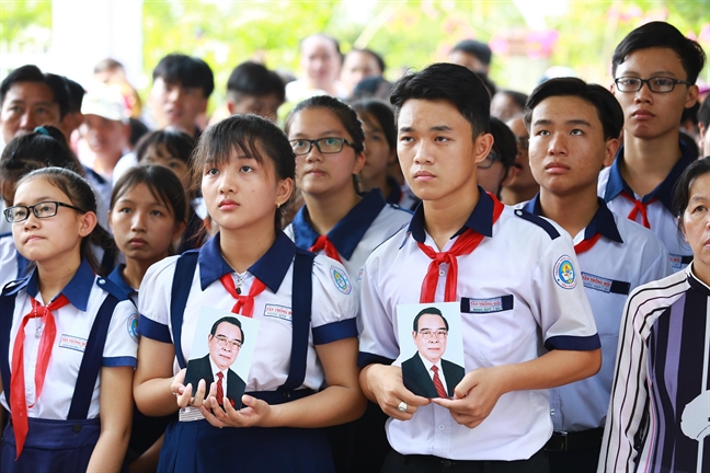 Nguoi dan Cu Chi xuc dong don co Thu tuong Phan Van Khai ve que nha