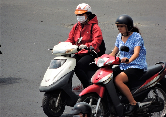 Sai Gon nong 40 do, phu nu ra duong quan kin nhu di giua mua dong