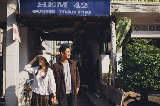 Bộ ảnh đầy cảm xúc, êm đềm như một bản tình ca của cặp đôi yêu nhau từ cái nhìn đầu tiên