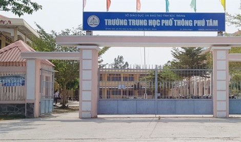 Mua nước uống bên ngoài căn tin của trường, nhóm học sinh bị hiệu trưởng mắng là 'đồ phản bội'